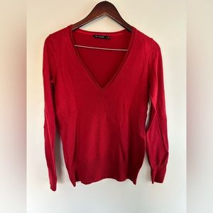 The Limited Red v-neck long sleeved lightweight Sweater, 100% Merino Wool Size L